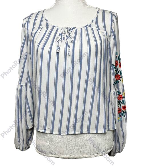 Hollister Womens SZ M Hi Low Top Blue White Stripes Embroidered Sleeves Tie Neck - Picture 1 of 9